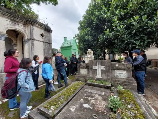 Imagem ilustrativa da imagem Cemitérios do país recebem visitas guiadas e viram museus a céu aberto