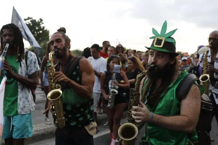 Imagem ilustrativa da imagem Marcha da Maconha no Rio defende legalização que inclua favelas