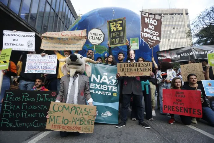Imagem ilustrativa da imagem Ato chama atenção sobre projetos que ameaçam o meio ambiente