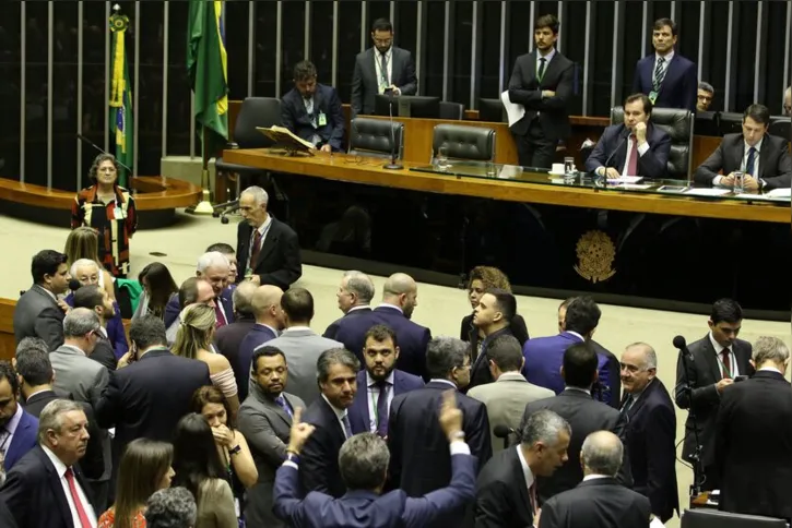 Imagem ilustrativa da imagem "Abusamos do direito de errar", diz biólogo sobre Baía de Guanabara