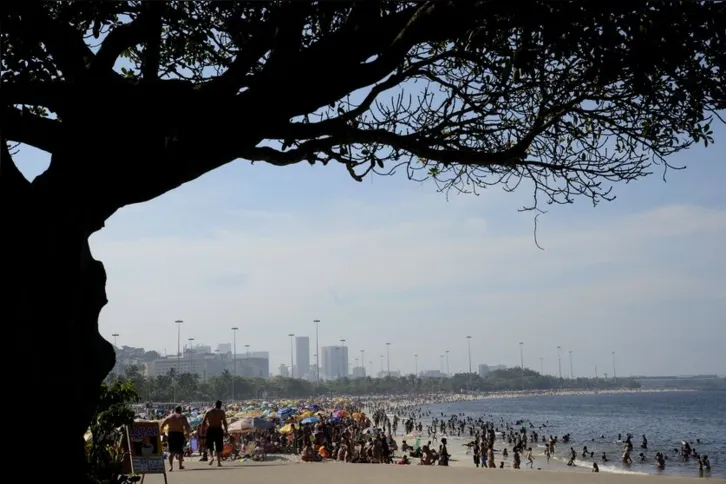 Imagem ilustrativa da imagem "Abusamos do direito de errar", diz biólogo sobre Baía de Guanabara