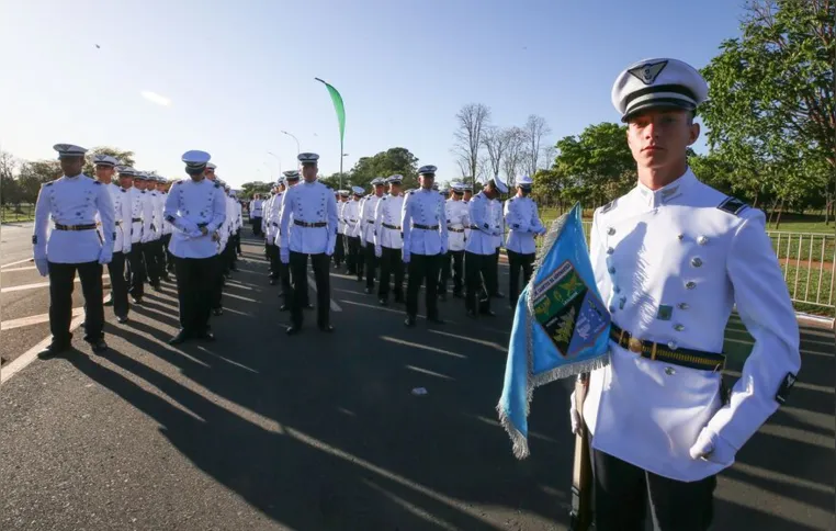 Imagem ilustrativa da imagem Militares defendem formação; pesquisadores criticam currículo