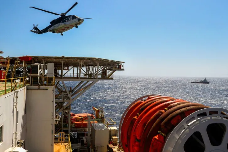 Imagem ilustrativa da imagem Plataforma de petróleo: saiba como é o dia a dia na "Avenida Brasil"