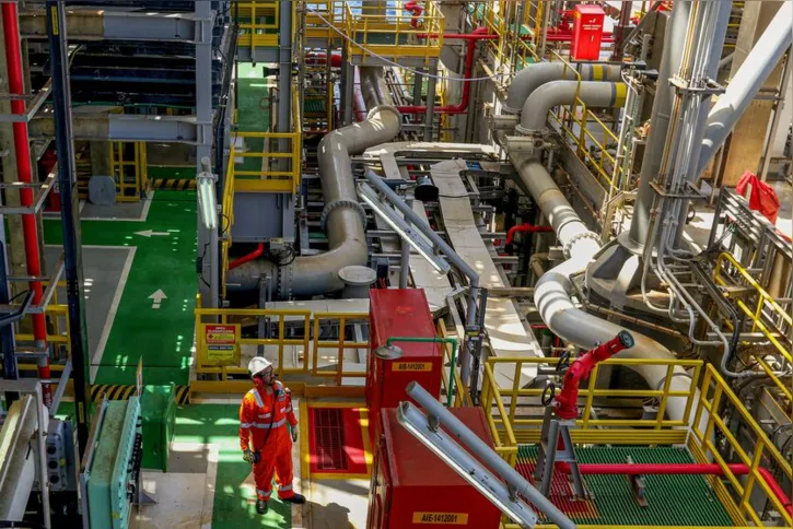 Imagem ilustrativa da imagem Plataforma de petróleo: saiba como é o dia a dia na "Avenida Brasil"