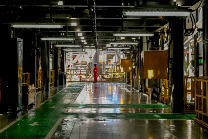 Imagem ilustrativa da imagem Plataforma de petróleo: saiba como é o dia a dia na "Avenida Brasil"