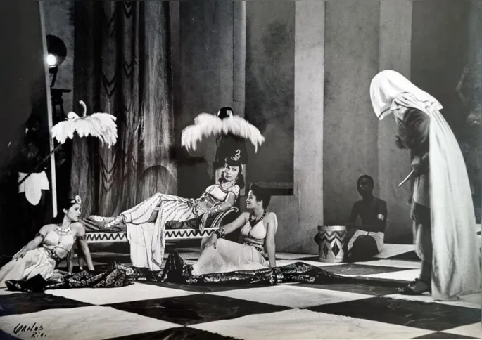Imagem ilustrativa da imagem Teatro Dulcina, que escapou de leilão, guarda tesouro cultural