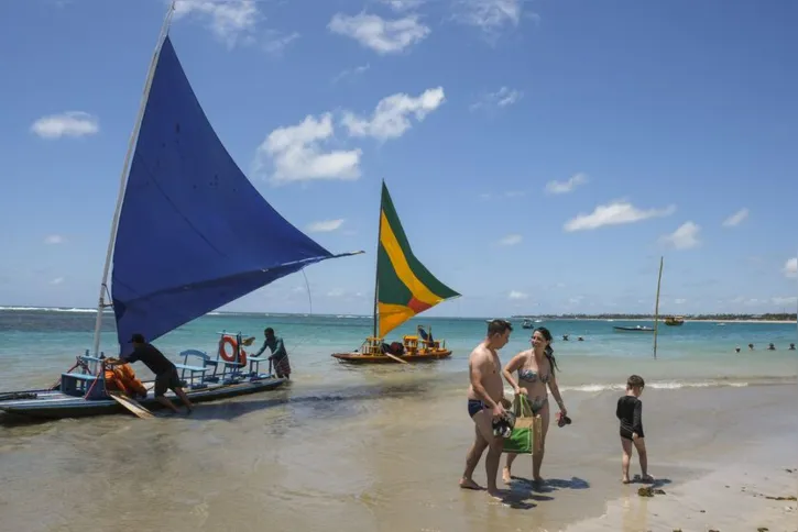 Imagem ilustrativa da imagem Projeto alia restauração de corais e turismo sustentável em Pernambuco