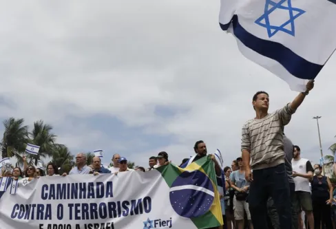 Imagem descritiva da notícia Centenas de pessoas fazem ato no Rio de Janeiro em defesa de Israel