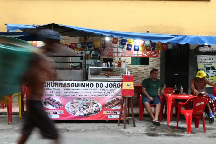 Imagem ilustrativa da imagem Do churrasquinho à coxinha: festival mostra diferentes sabores da Maré