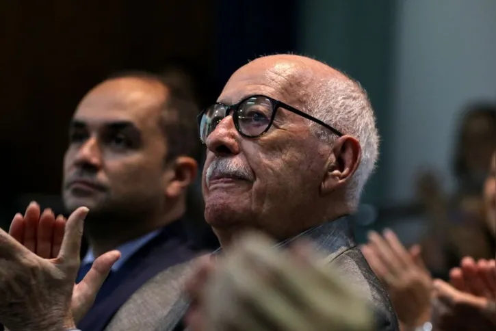 Imagem ilustrativa da imagem Escritor Silviano Santiago recebe Prêmio Camões na Biblioteca Nacional