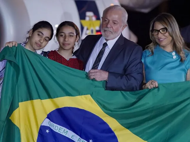 Imagem ilustrativa da imagem Grupo de resgatados da Faixa de Gaza chega a Brasília