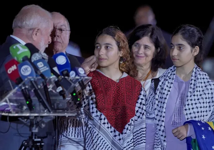 Imagem ilustrativa da imagem Grupo de resgatados da Faixa de Gaza chega a Brasília