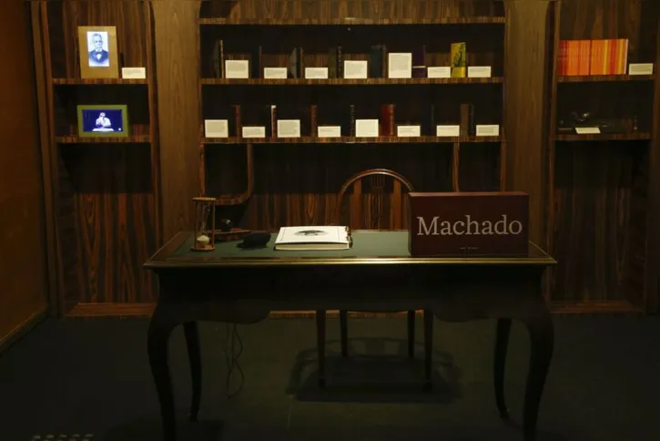 Imagem ilustrativa da imagem Manuscritos e primeiras edições recontam história de Machado de Assis