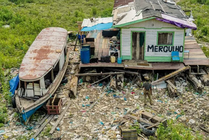 Imagem ilustrativa da imagem Seca no Amazonas cria dificuldades para deslocamento de ribeirinhos