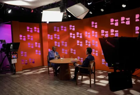 Imagem descritiva da notícia DR com Demori aborda relações raciais e diversidade com Silvio Almeida