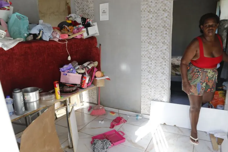 Imagem ilustrativa da imagem Em Belford Roxo, moradores tiveram as casa completamente inundadas