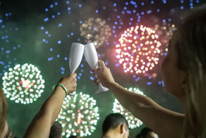 Imagem ilustrativa da imagem Festa de réveillon continua na Praia de Copacabana