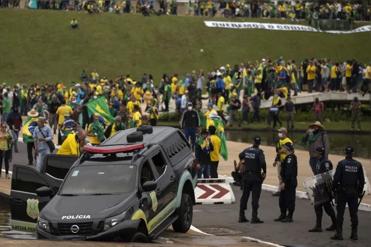 Imagem ilustrativa da imagem Um ano após tentativa de golpe, STF mantém 66 presos