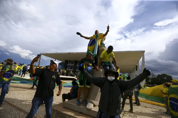 Imagem ilustrativa da imagem Um ano após tentativa de golpe, STF mantém 66 presos