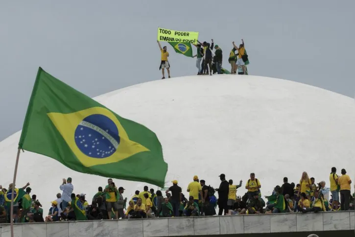 Imagem ilustrativa da imagem Um ano após tentativa de golpe, STF mantém 66 presos