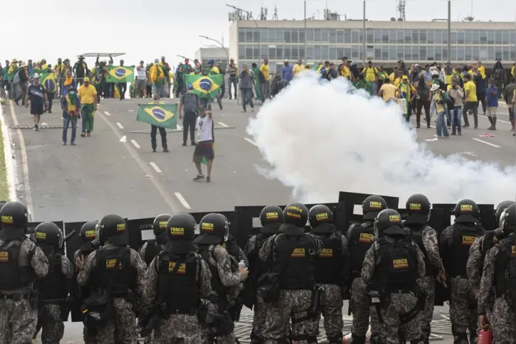 Imagem ilustrativa da imagem Um ano após tentativa de golpe, STF mantém 66 presos