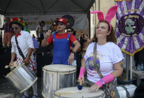 Imagem descritiva da notícia Bloco dos Dinos terá ações de inclusão no carnaval deste ano