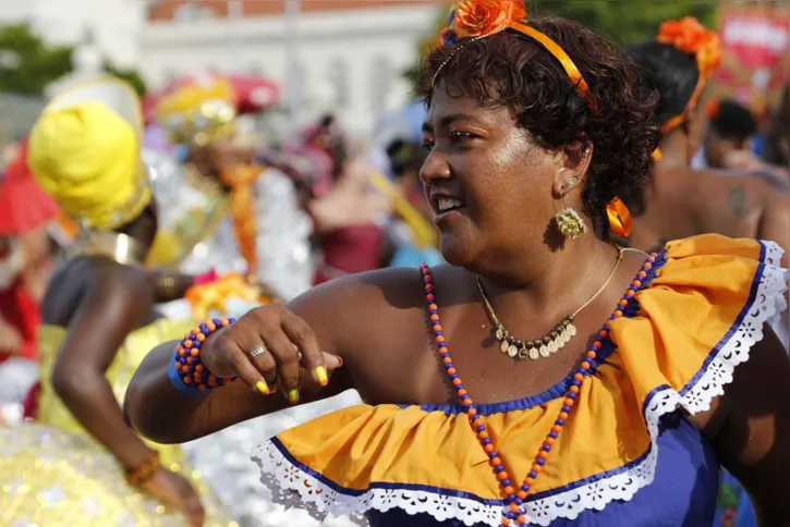 Imagem ilustrativa da imagem Bloco Rio Maracatu apresenta união de culturas pernambucana e carioca