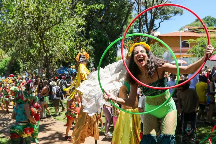 Imagem ilustrativa da imagem Brasilienses ocupam as ruas da capital no bloco Calango Careta
