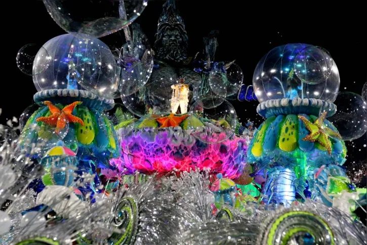 Imagem ilustrativa da imagem Iluminação cênica deu show nos desfiles do Grupo Especial do Rio