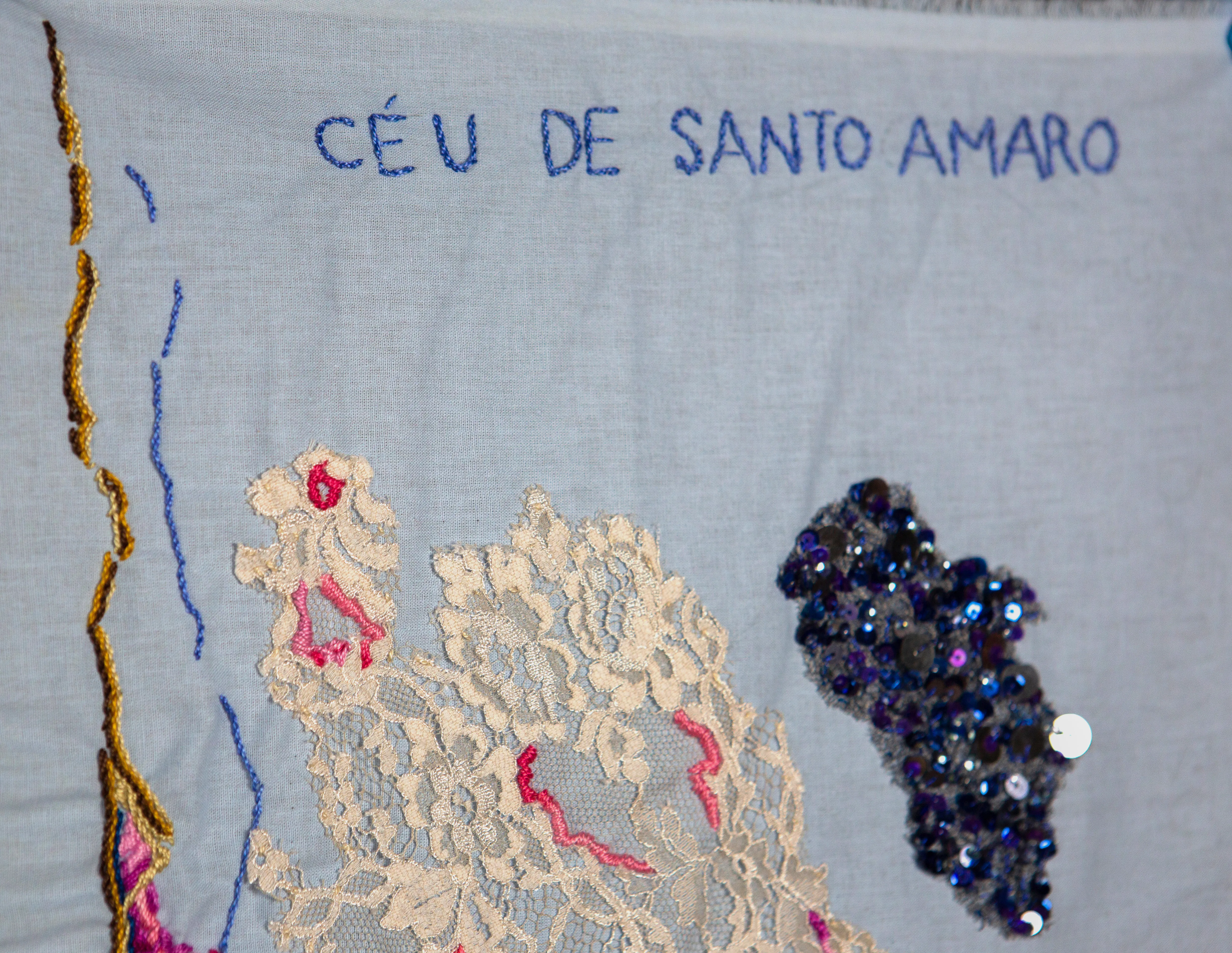 Imagem descritiva da notícia Itaú Cultural homenageia Maria Bethânia com exposição sensorial