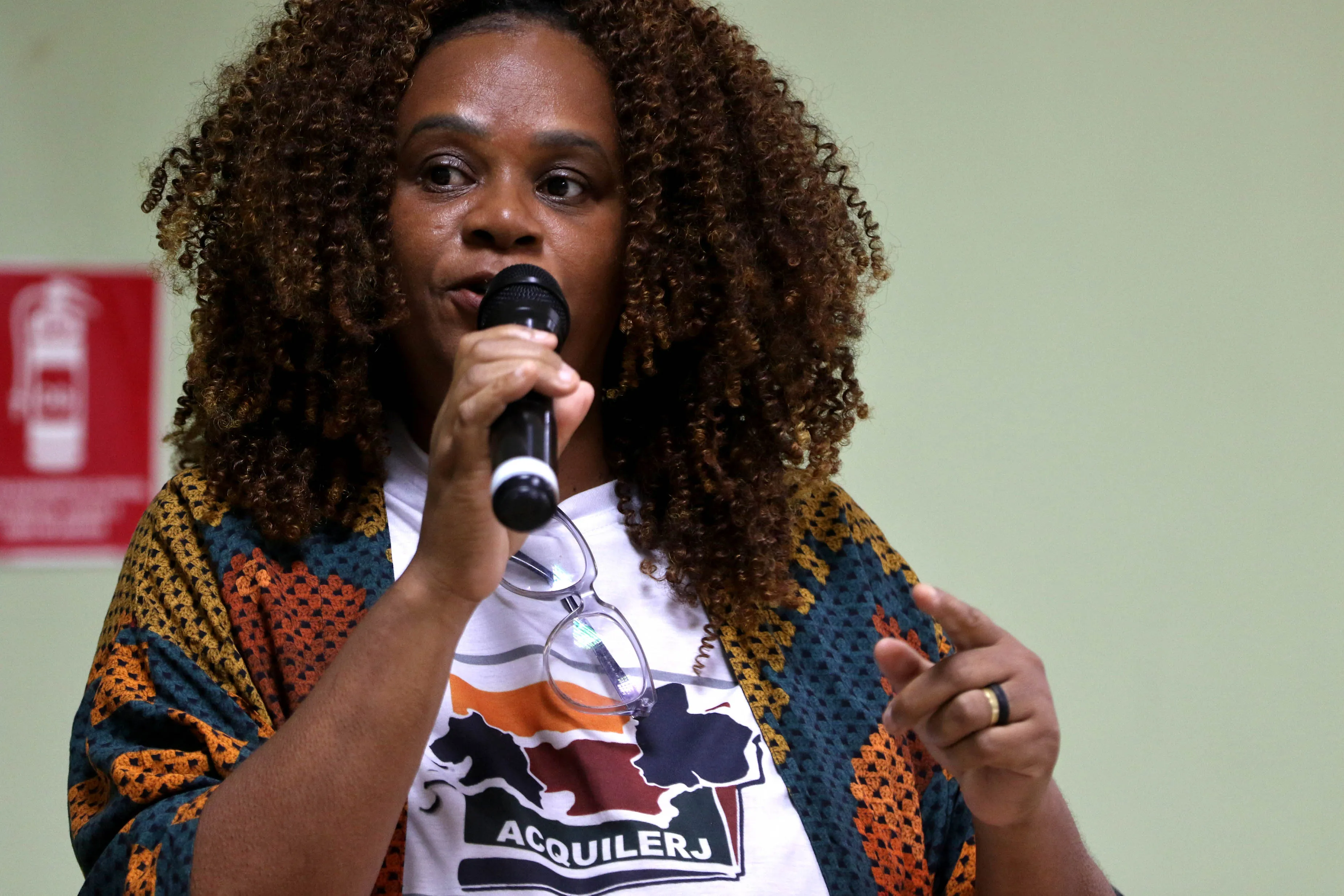 Imagem descritiva da notícia Violência contra mulher quilombola é dupla, diz líder comunitária