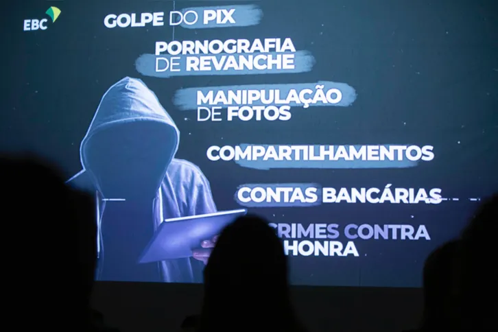 Imagem ilustrativa da imagem Entenda como a nova onda de fake news influencia a guerra digital