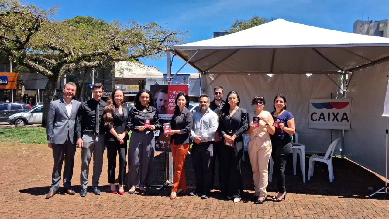 Advogados durante mobilização em Apucarana
