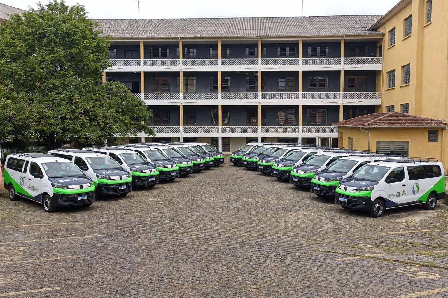 Estado entregou 18 veículos para reforçar o programa Mãos Amigas