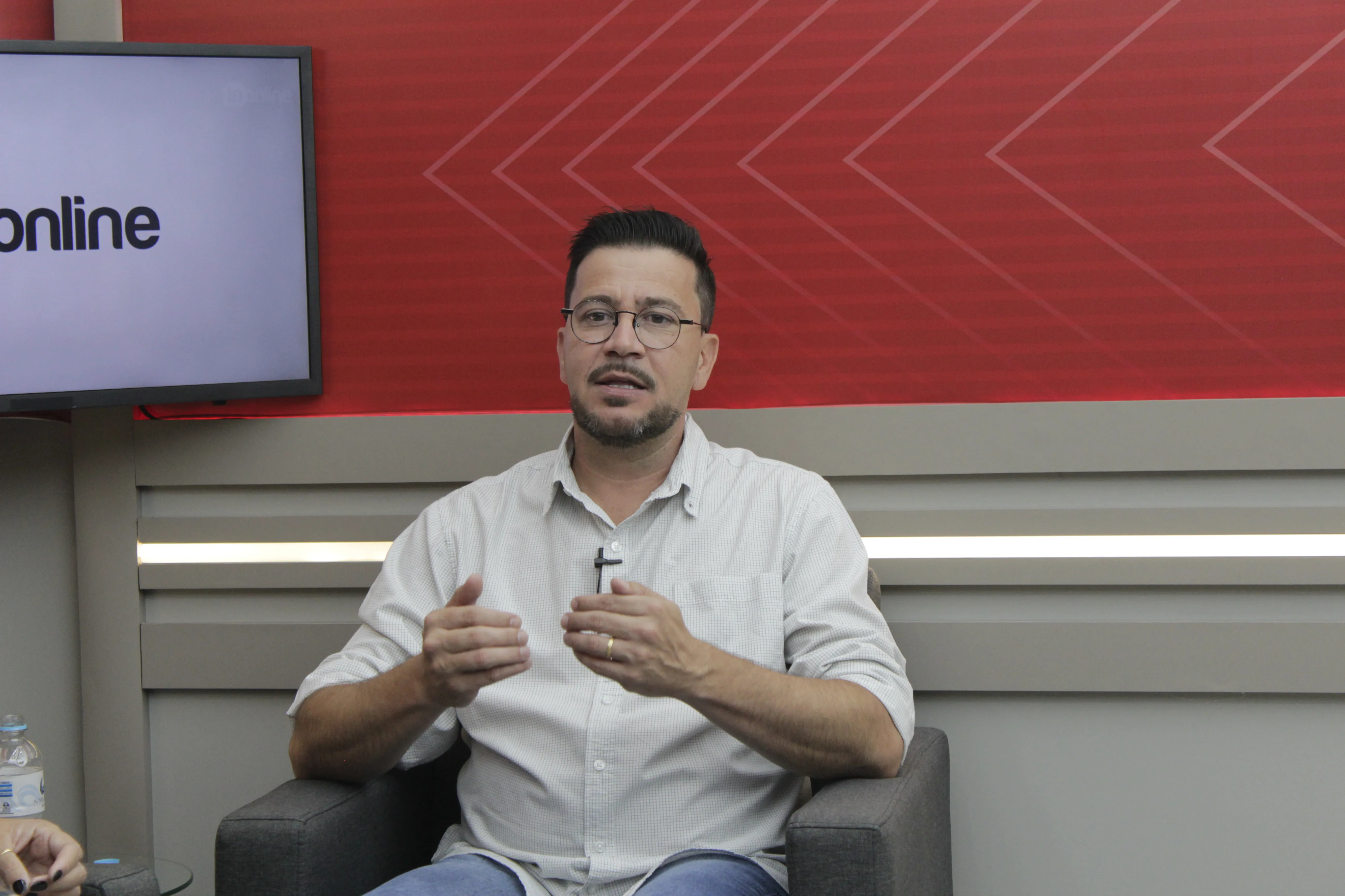 Deputado Arilson Chiorato nos estúdios do TNOnline