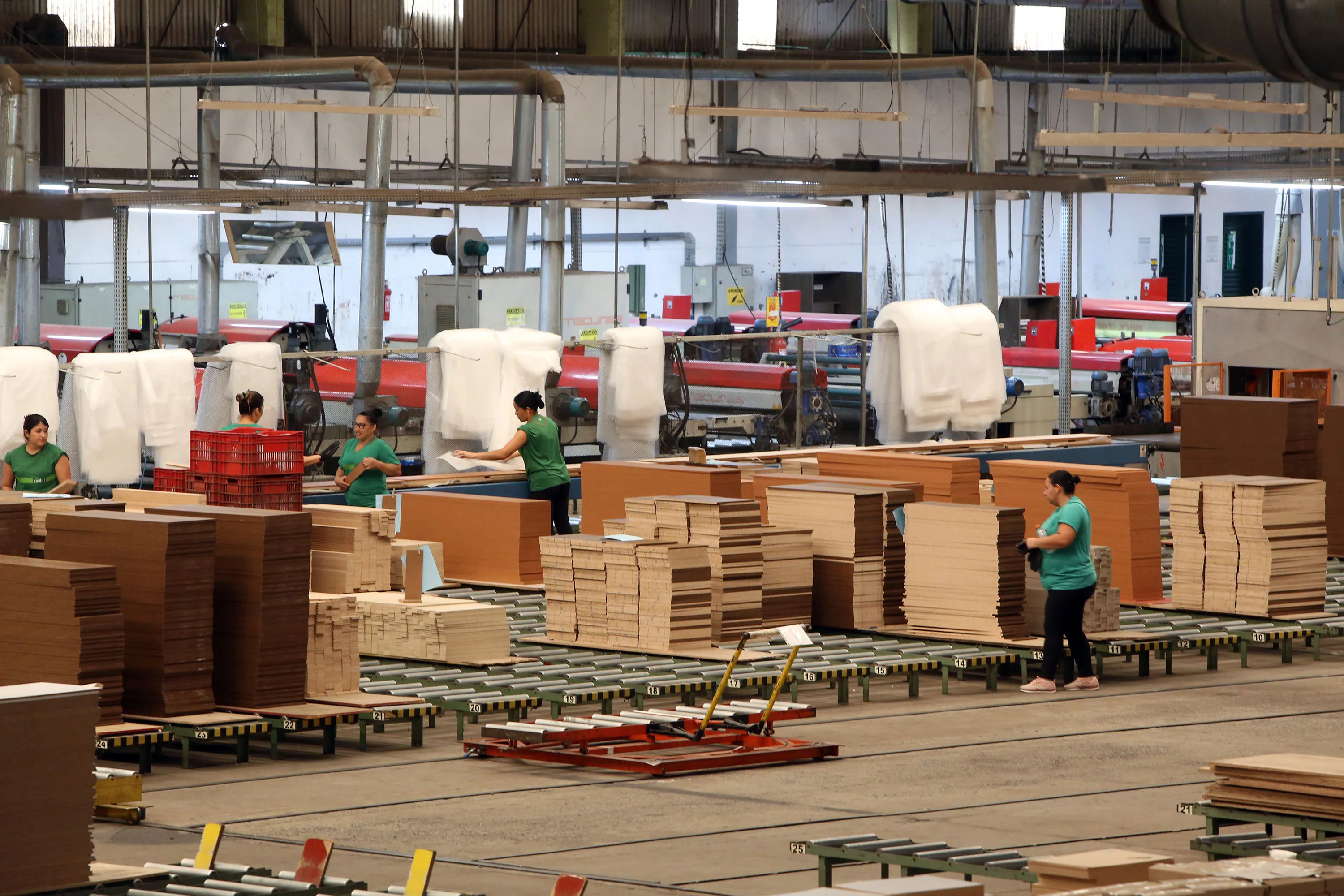 José Lopes Aquino da Colibri Móveis, empresa de Arapongas.

Foto Gilson Abreu/AEN