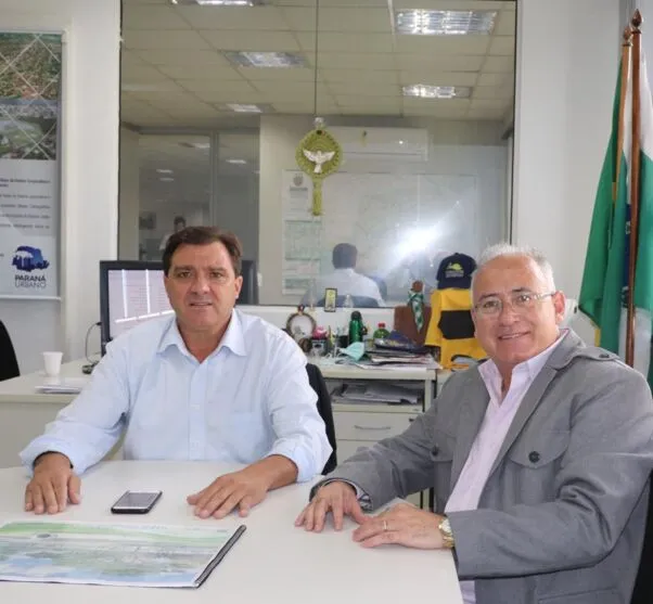 Diretor da Sedu, Lúcio Tasso, com o vereador Poim, durante encontro em Curitiba nesta semana