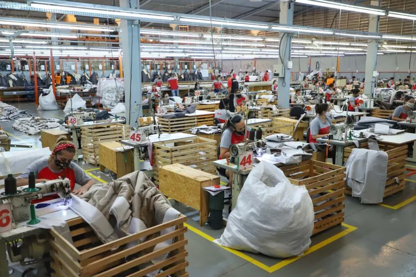 Indústria de confecção de vestuário foi a que mais criou vagas de empregos formais em Apucarana