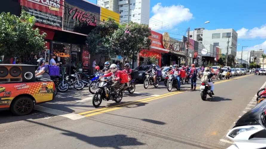 Motoboys passaram pela área central de Apucarana