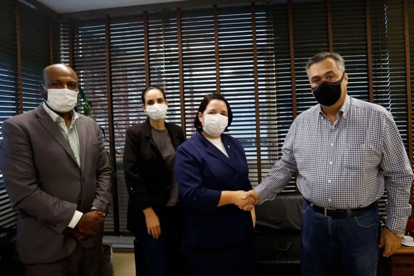 Secretário Beto Preto e representantes do Hospital da Providência