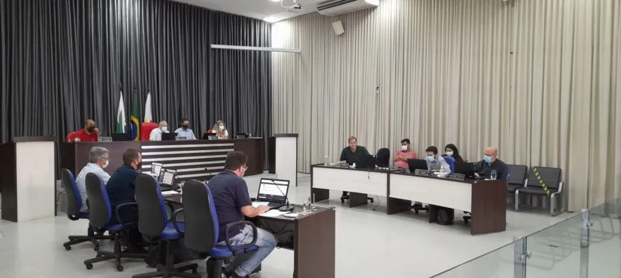 Sessão ordinária da Câmara de Vereadores de Apucarana realizada nesta segunda-feira