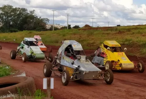 Imagem descritiva da notícia Apucarana encerra o Paranaense de Kartcross