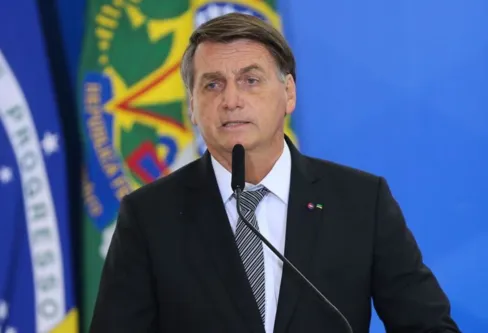 Imagem descritiva da notícia Bolsonaro define ministros que vão deixar o governo