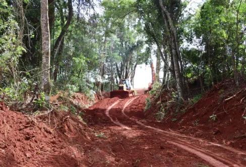Imagem descritiva da notícia Ivaiporã leva melhorias para Estrada dos 3 Coqueiros