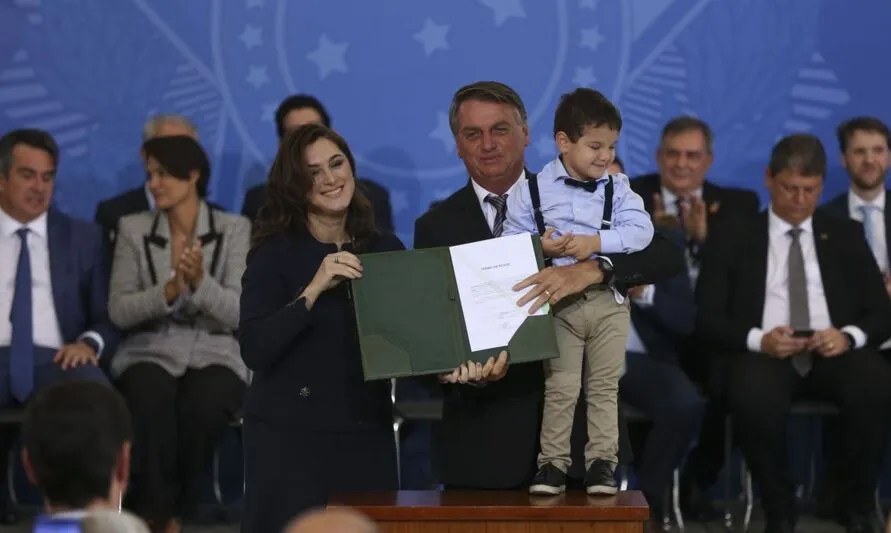 Presidente Jair Bolsonaro durante cerimônia de nomeação de novos ministros ontem