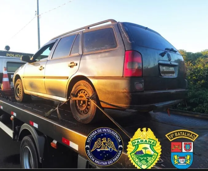 O carro que os suspeitos estavam foi apreendido