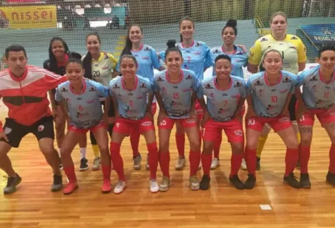 Imagem descritiva da notícia Futsal feminino garante classificação