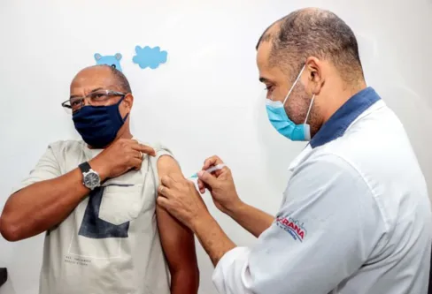 Imagem descritiva da notícia Apucarana estende horário de vacinação em 5 postos de saúde