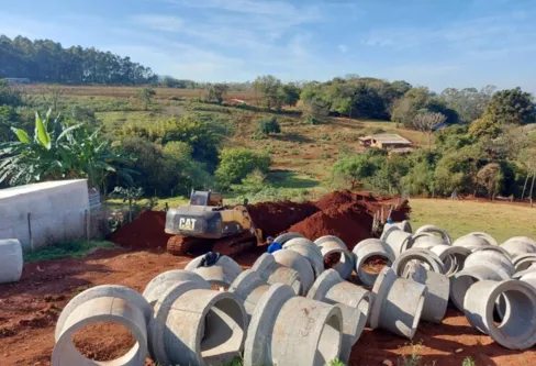 Imagem descritiva da notícia Duplicação
da Minas Gerais começa
a receber sistema de drenagem