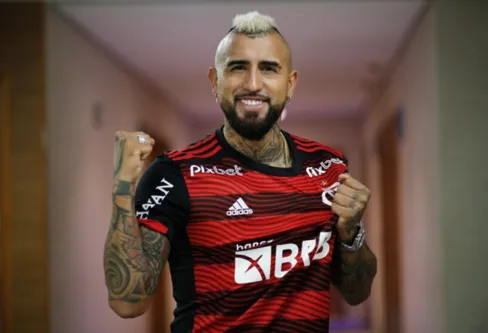 Imagem descritiva da notícia Flamengo oficializa Arturo Vidal
